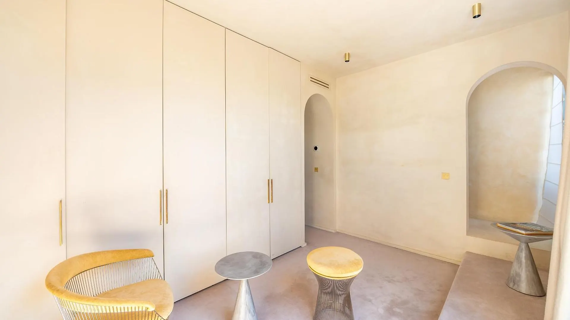 Appartement Lease Mobility L Champs-Elysee & Eiffel View L Triplex 2Br & Rooftop Parijs Frankrijk