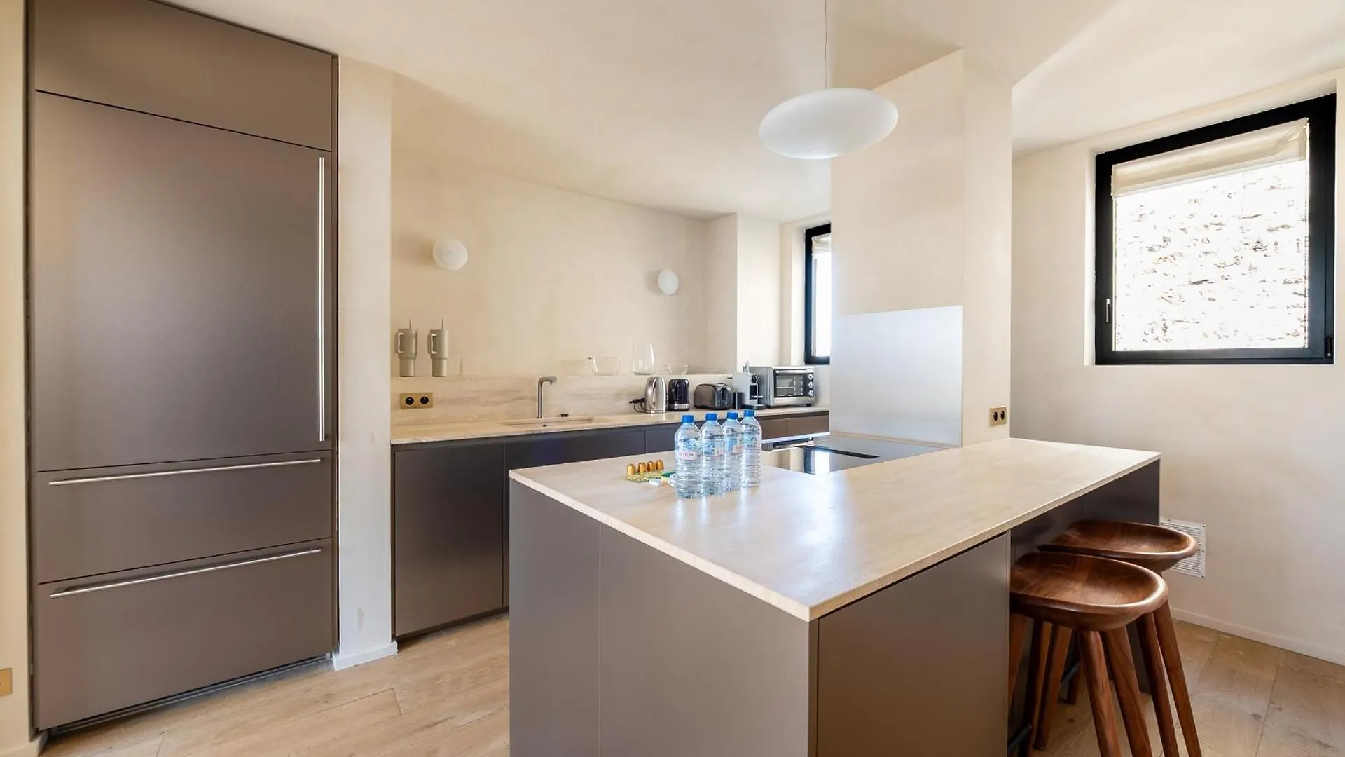 Lease Mobility L Champs-Elysee & Eiffel View L Triplex 2Br & Rooftop Parijs 0*,