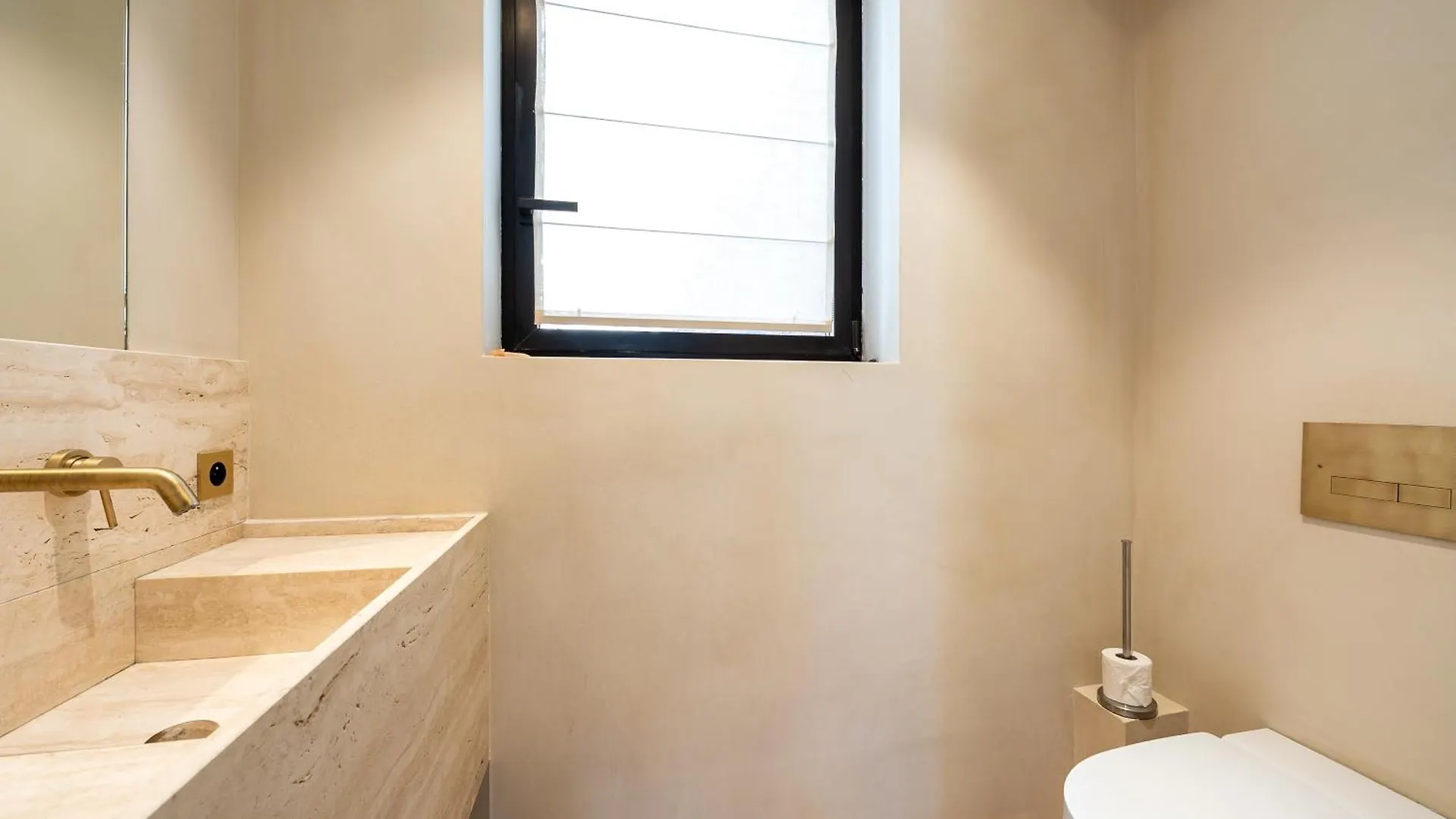 Lease Mobility L Champs-Elysee & Eiffel View L Triplex 2Br & Rooftop Parijs Appartement