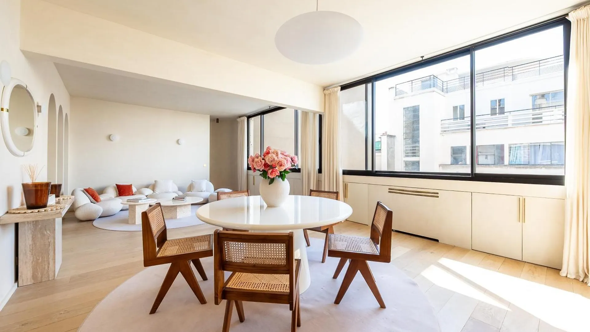 Lease Mobility L Champs-Elysee & Eiffel View L Triplex 2Br & Rooftop Paryż Apartament