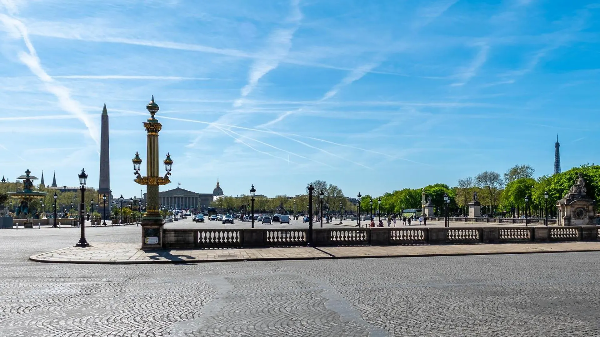 Lease Mobility L Champs-Elysee & Eiffel View L Triplex 2Br & Rooftop Paryż 0*,  Francja