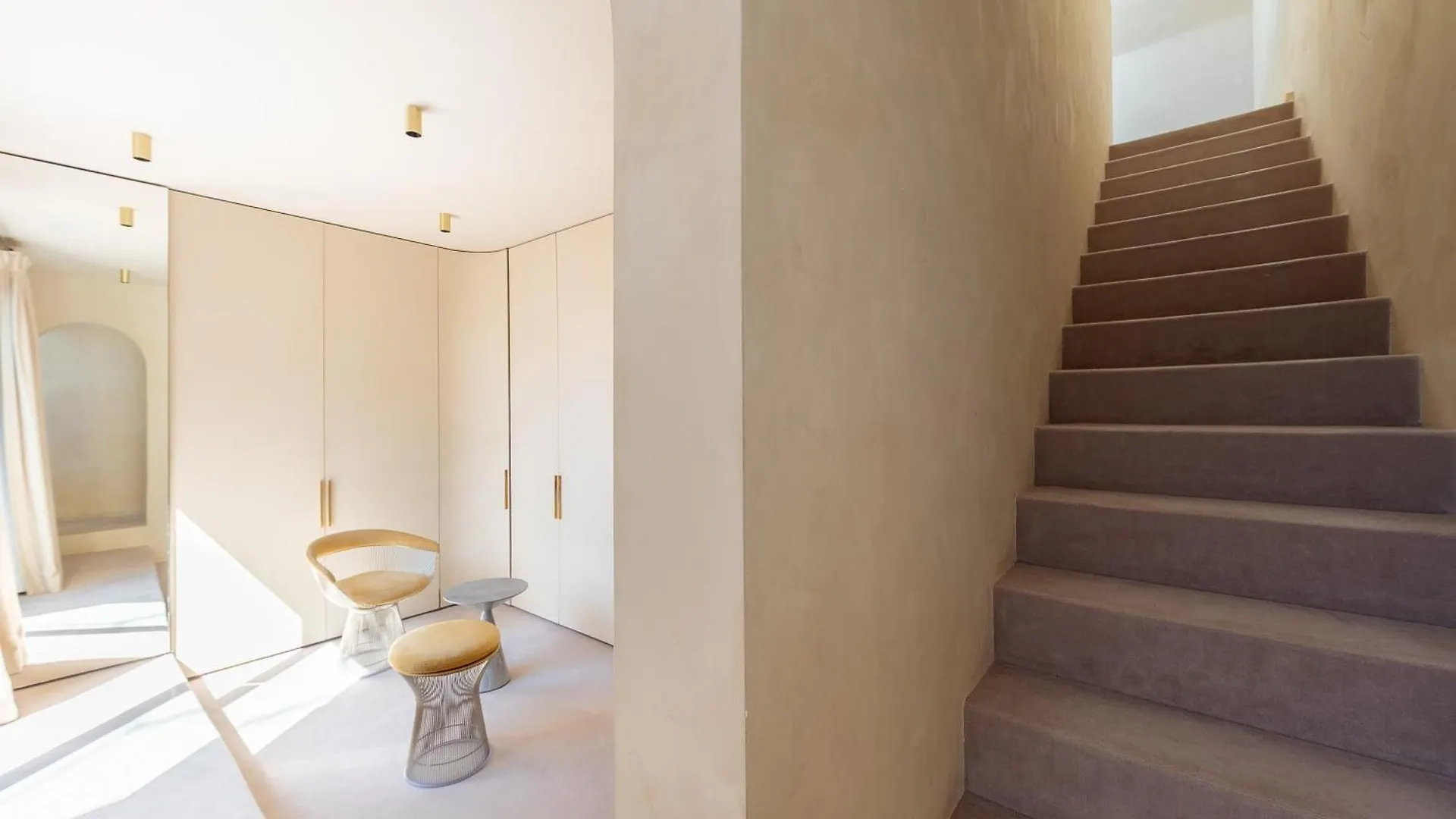 Lease Mobility L Champs-Elysee & Eiffel View L Triplex 2Br & Rooftop Paris 0*,  Frankreich